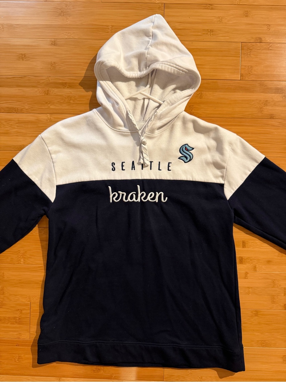 Seattle Kraken NHL Unisex Size Small Hoodie White/Navy Hockey Sweatshirt